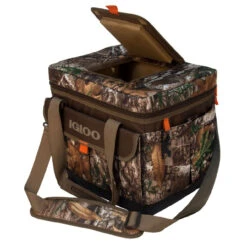 Igloo Realtree Square Cooler Bag -FlyCast Gear Store igloo 00063015 realtree square cooler bag 42026.1650936315